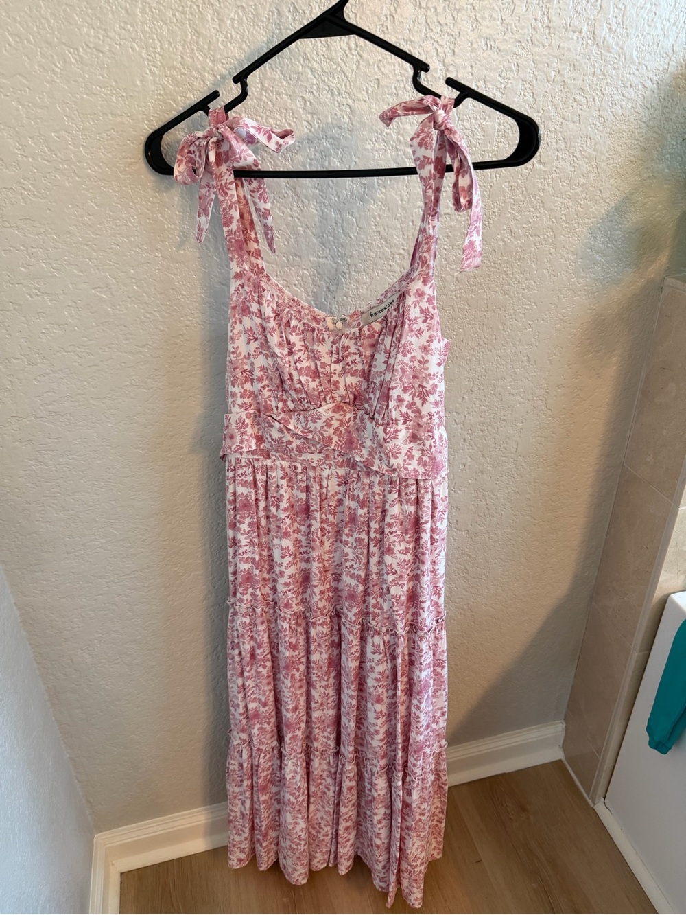 Francesca's Collections Pink Floral Tie-Strap Maxi Dress